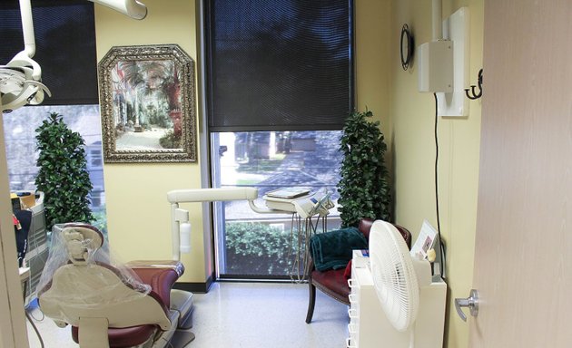 Photo of West Houston Periodontics: Kevin Calongne DDS