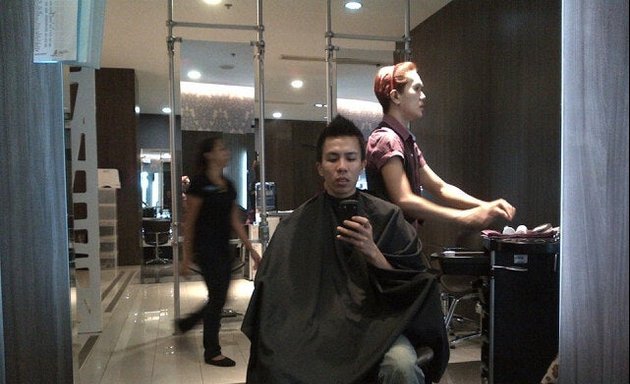 Photo of FIX bench salon