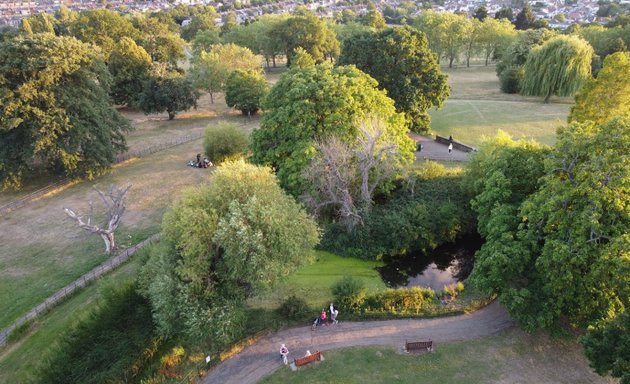 Photo of Gladstone Park Pond