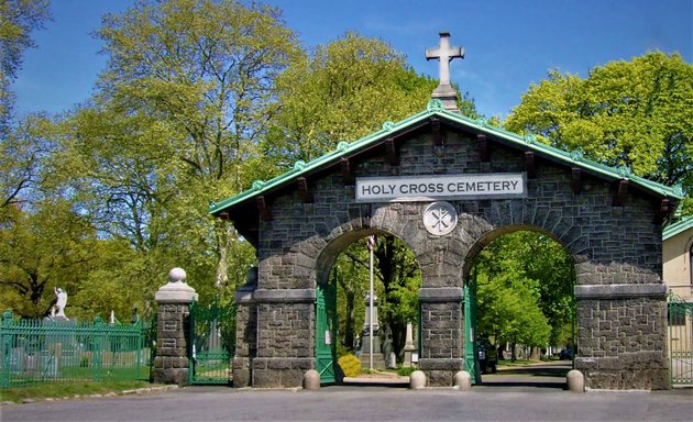 Photo of Holy Cross Cemetery