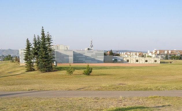 Photo of Arbour Lake School | Calgary Board of Education