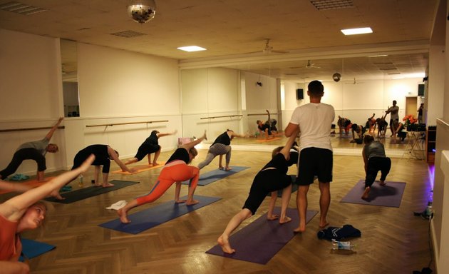 Foto von tct.Yoga und Flow-Workout ❤️ (online, Park und Studio)