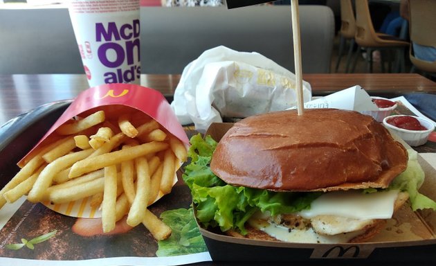 Foto de McDonald's • Nueva Montserrat