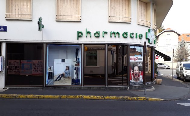 Photo de Pharmacie Jeanne D Arc Eurl