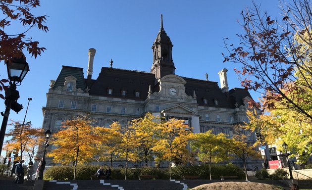 Photo of Montreal City Hall