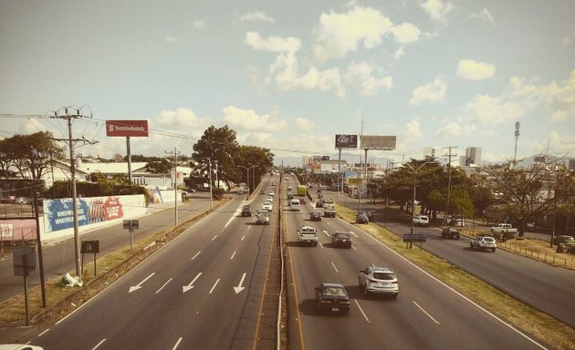 Foto de Parqueo Hospital México