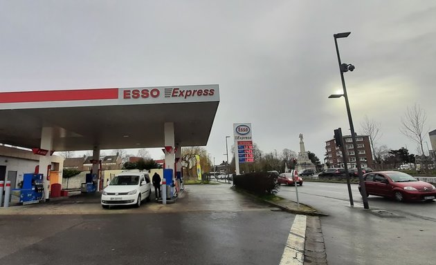 Photo de Esso Express st Roch