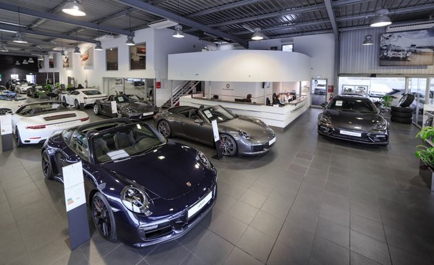 Photo de Centre Porsche Marseille