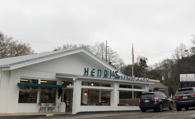 Photo of Henri's Bakery & Deli