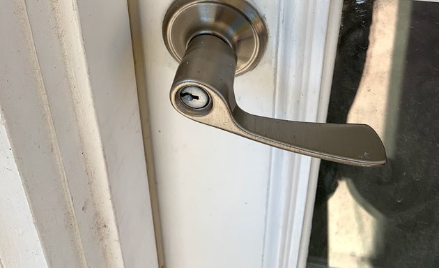 Photo of 24/7 locksmith