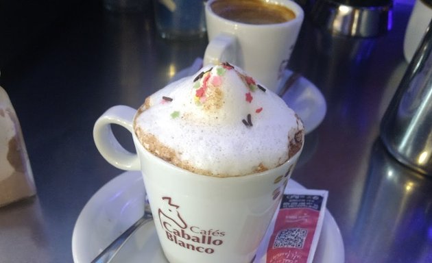 Foto de terraza-café kamelia’s tapería-copas.