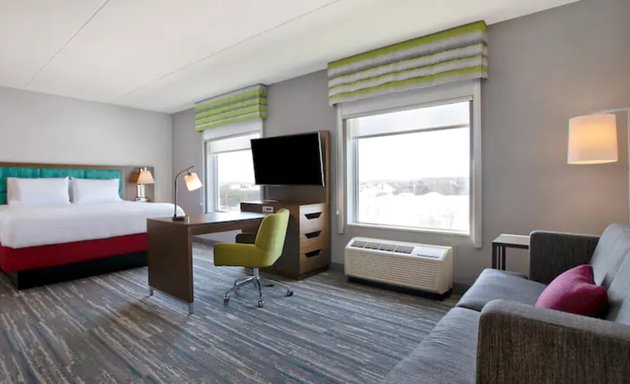 Photo of Hampton Inn & Suites Ottawa West