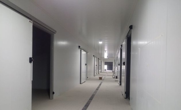Foto de ISOCOLD - instalación de panel sándwich - cámaras frigoríficas industriales - Placas Solares - Energía Fotovoltaica