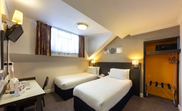 Photo of Comfort Inn London - Westminster