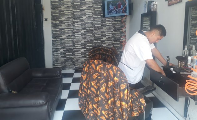 Foto de Dragon barber shop