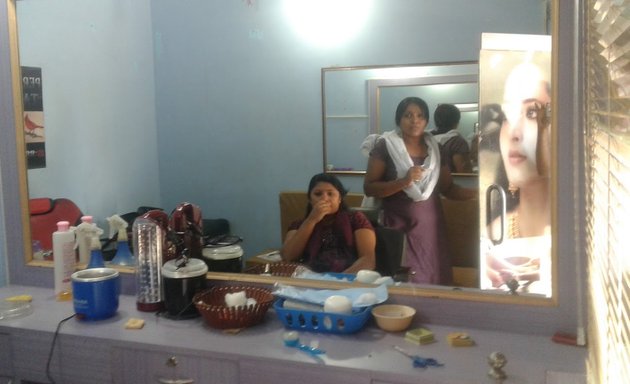 Photo of New Look Herbal Beauty Parlour