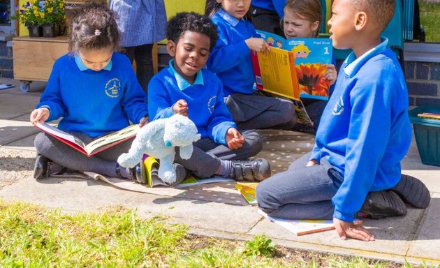 Photo of St Helen’s Catholic Primary School, Plaistow