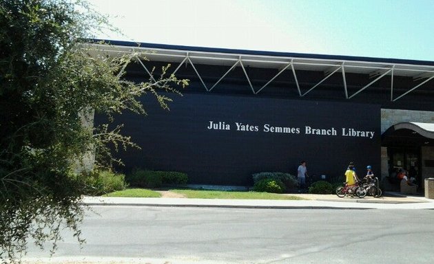 Photo of Julia Yates Semmes Library