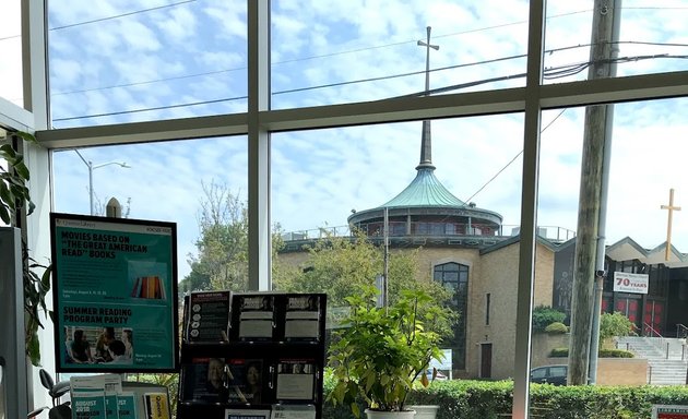 Photo of Queens Public Library at Windsor Park