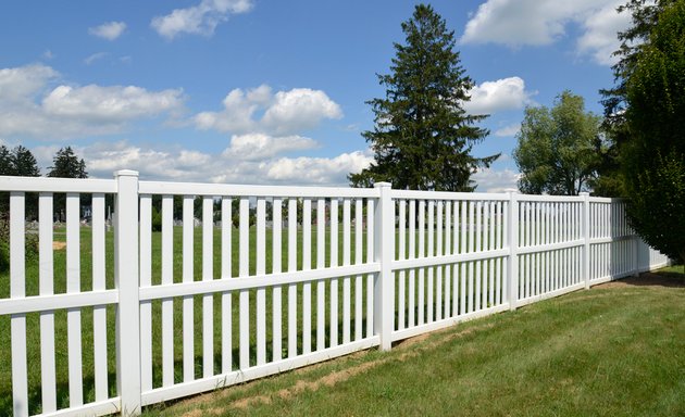 Photo of Fence Contractor Edmonton