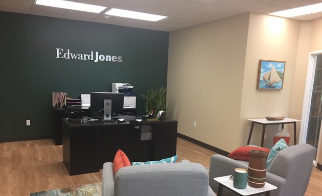 Photo of Edward Jones - Financial Advisor: Rob Molard, CFP®|CIMA®|CRPS™