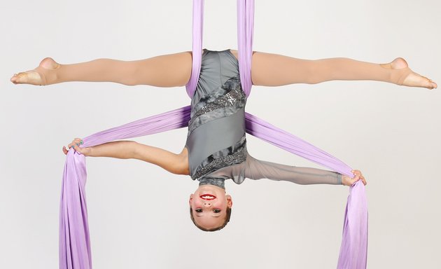 Photo of En L'air Academy Of Dance And Aerial