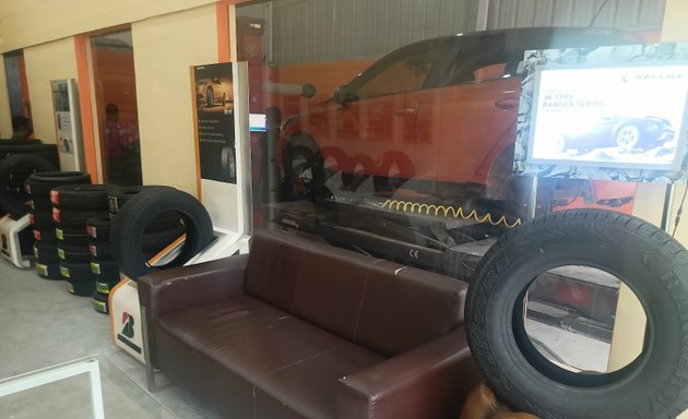 Photo of TyreHub Multi Brand Tyre Showroom