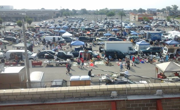 Photo of Roosevelt Mall Flea Market