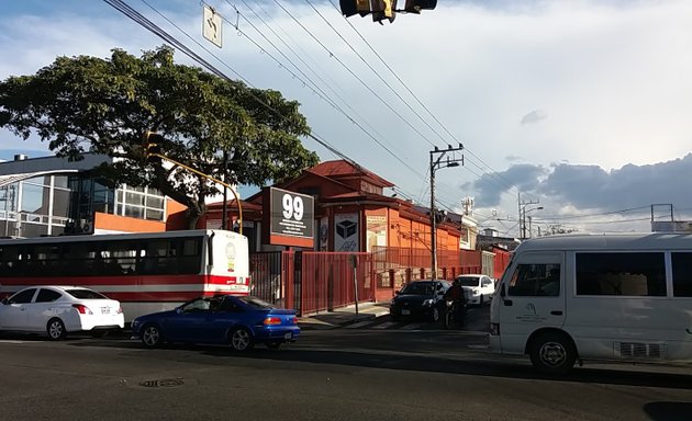 Foto de 99 Tienda en Paseo Colón