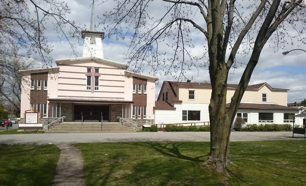 Photo of Église catholique Saint-Louis-de-Montfort