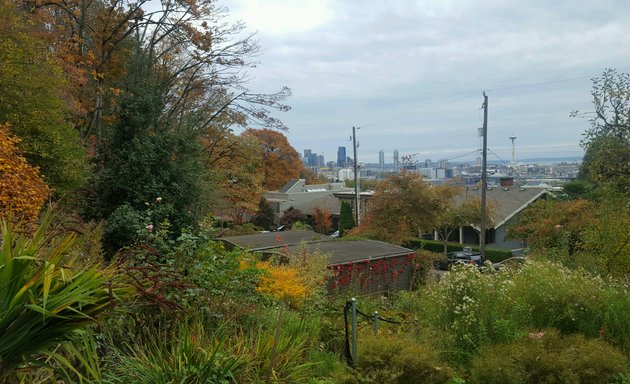 Photo of Streissguth Gardens