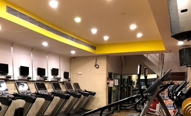 Photo of Gold's Gym