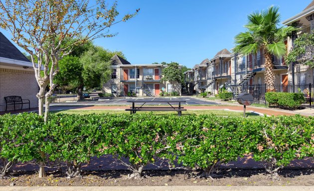 Photo of Braeswood Plaza Apartments by Make Time LLC