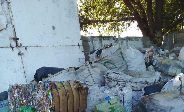 Foto de Los cuadraditos cooperativa de reciclaje