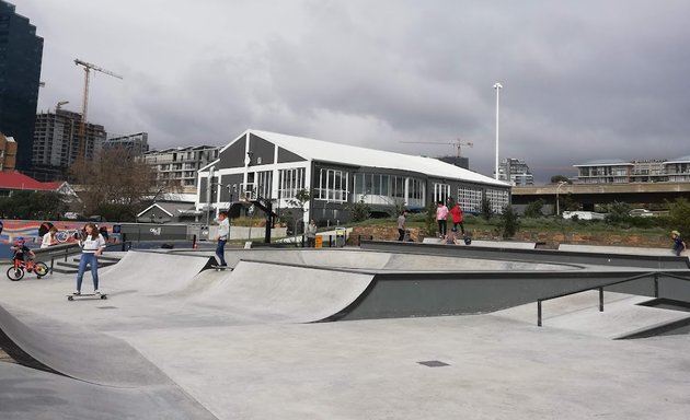 Photo of Battery Park Parking Entrance