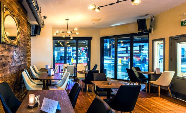 Photo of Miraflores Bar & Lounge