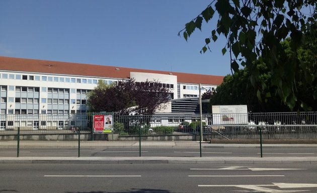 Photo de Lycée Louis Pergaud