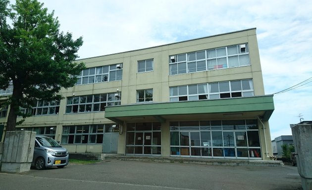 写真 札幌市立札苗中学校
