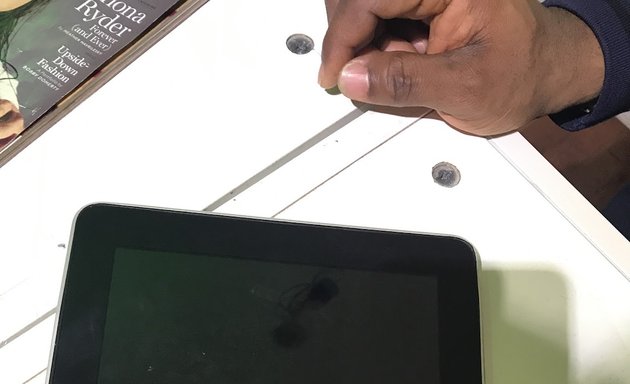 Photo of Ozo Geeks - Phone Repairs Macbook repair & Data Recovery
