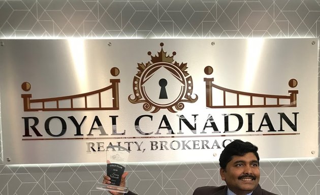 Photo of Naveen Vadlamudi - Royal Canadian Realty