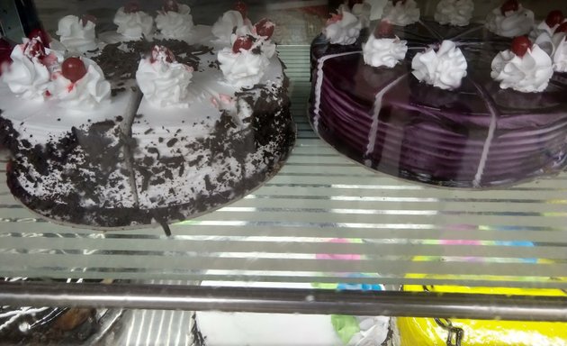 Photo of New Cake Land Bakery