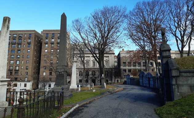 Photo of John Jacob Astor IV Grave