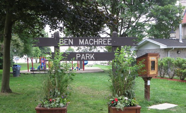 Photo of Public Library "Tree" House