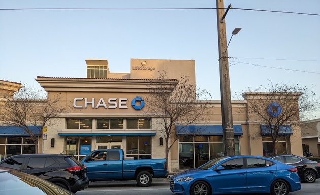 Photo of Chase Bank