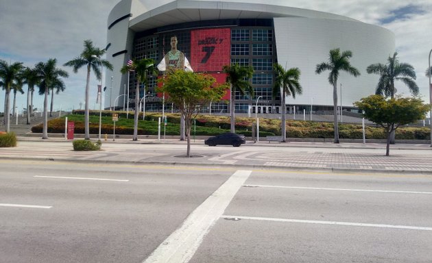 Photo of 666 Biscayne Blvd Parking