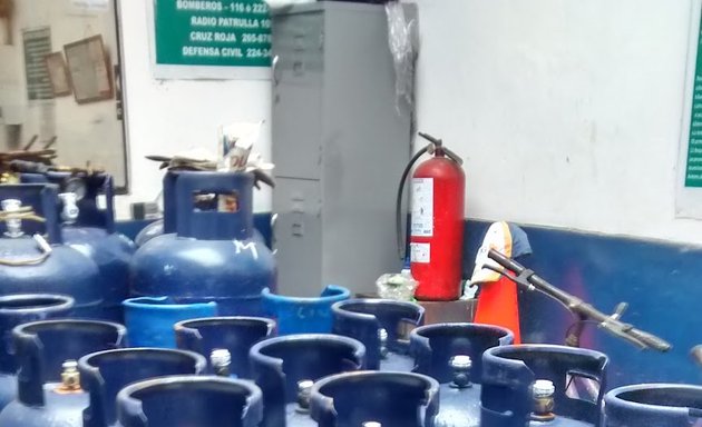 Foto de Distribuidora de Gas "Luzuriaga"