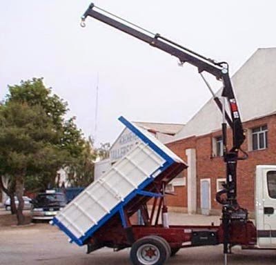 Foto de ELECTROHIDRAULICA ALTOZANO,S.L. - Carrocerías, volquetes, grúas