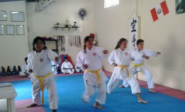 Foto de Escuela Peruana de Karate - Girasoles