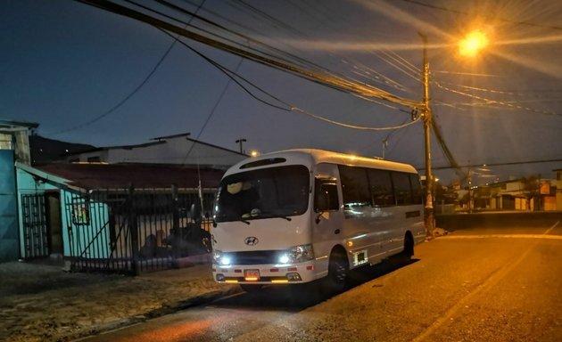 Foto de Busetas y Microbuses Transportes Mily