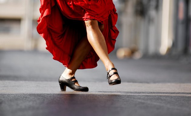 Photo de Atelier de Danses Kathy Massé-Lamarr - Cours de Flamenco / Sévillane et claquettes Bordeaux EVJF Ouverture de bal mariage
